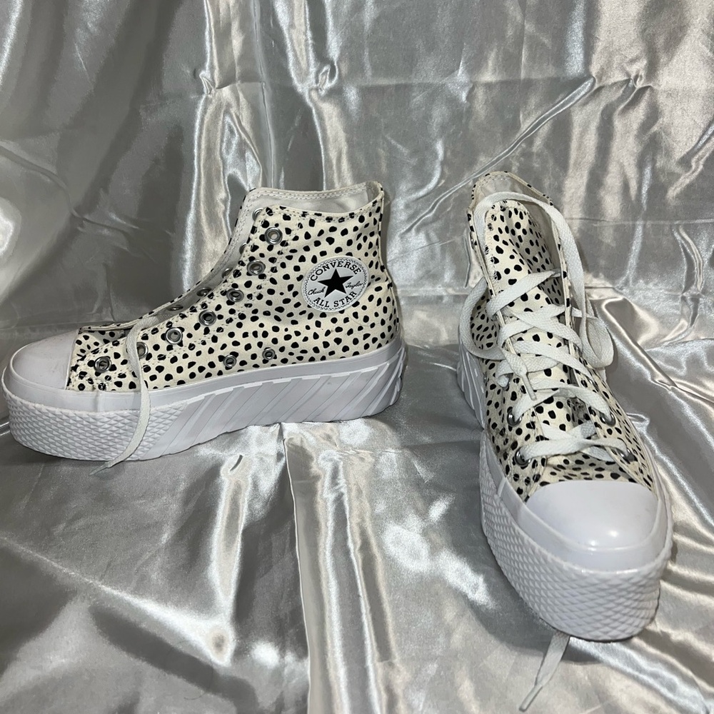 Women’s HighTop Converse